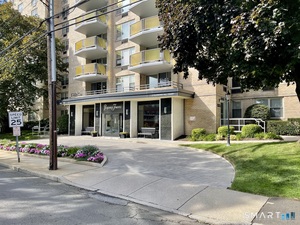 1 Strawberry Hill Court, Unit 8A