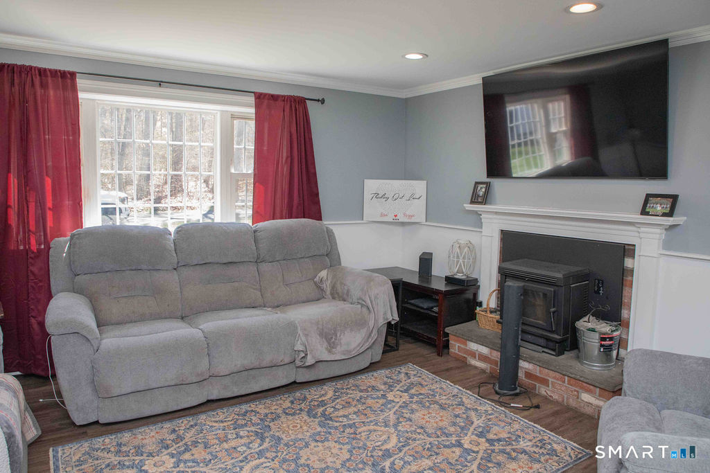 27 Old Skinner, East Hampton, 06424, 3 Bedrooms Bedrooms, 0 ,2 BathroomsBathrooms,Single Family For Sale,For Sale,Old Skinner,0,24168539