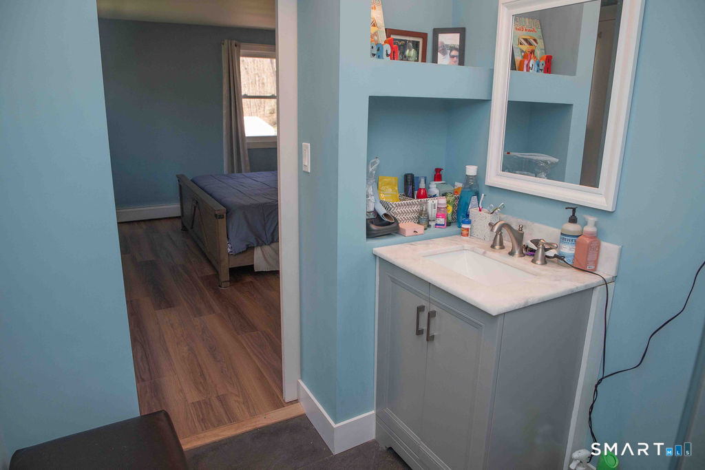 27 Old Skinner, East Hampton, 06424, 3 Bedrooms Bedrooms, 0 ,2 BathroomsBathrooms,Single Family For Sale,For Sale,Old Skinner,0,24168539