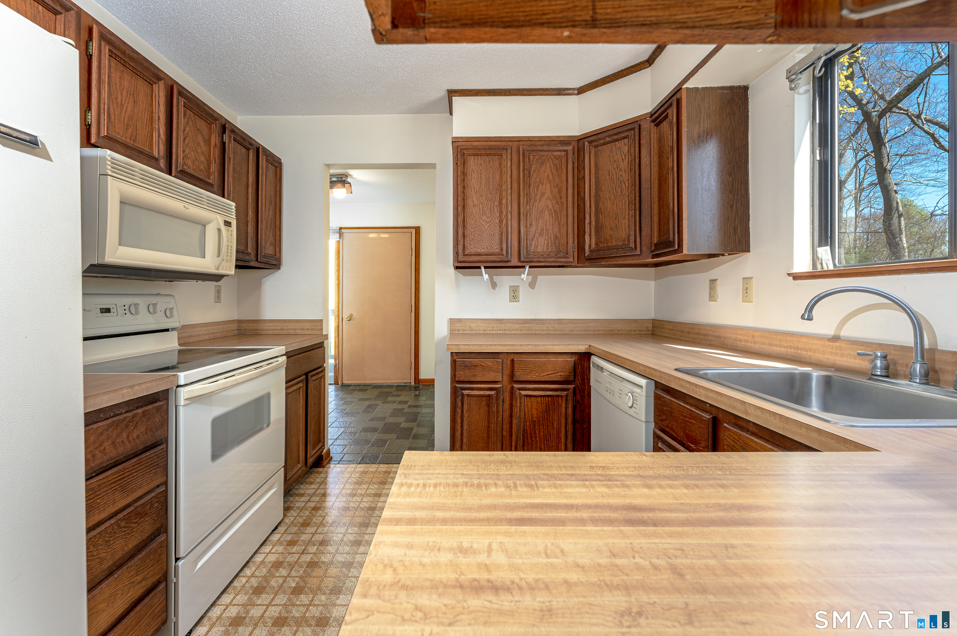 737 Leetes Island, Guilford, 06437, 3 Bedrooms Bedrooms, 0 ,1 BathroomBathrooms,Single Family For Sale,For Sale,Leetes Island,0,24170825
