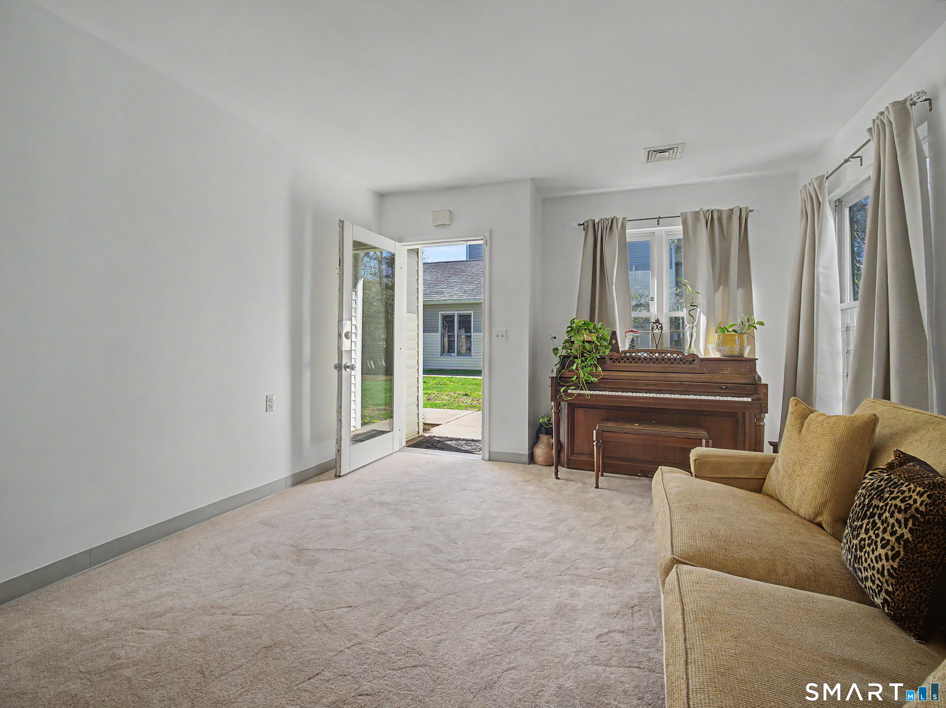 130 Winchester, New Haven, 06511, 2 Bedrooms Bedrooms, 0 ,1 BathroomBathrooms,Condo/co-op For Sale,For Sale,Winchester,0,24170887