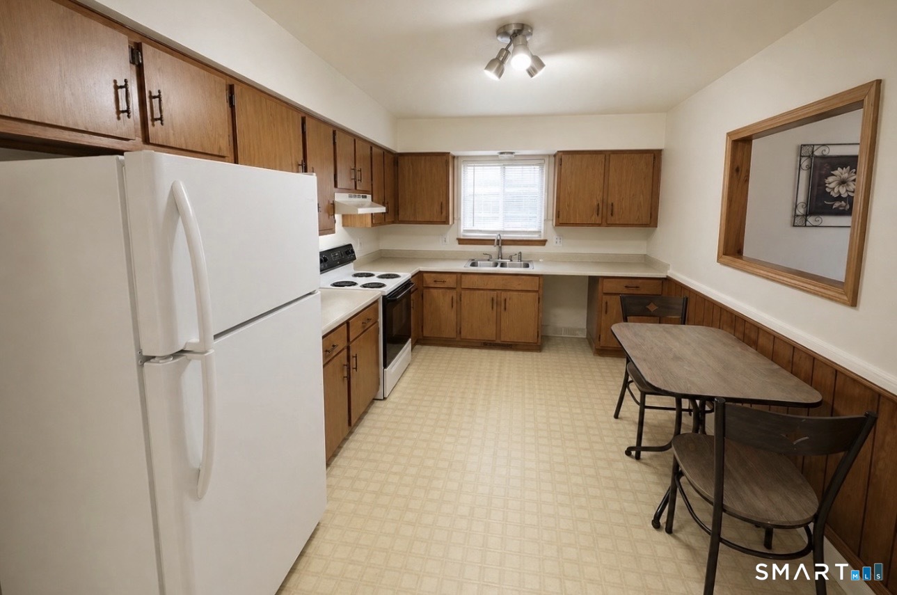 975 Meriden, Waterbury, 06705, 1 Bedroom Bedrooms, 0 ,1 BathroomBathrooms,Condo/co-op For Sale,For Sale,Meriden,0,24171091