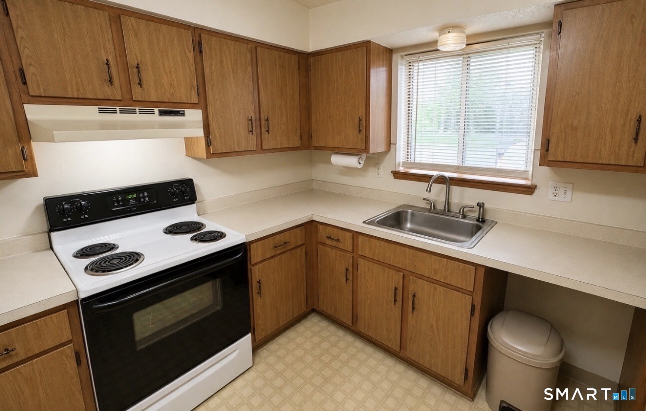 975 Meriden, Waterbury, 06705, 1 Bedroom Bedrooms, 0 ,1 BathroomBathrooms,Condo/co-op For Sale,For Sale,Meriden,0,24171091