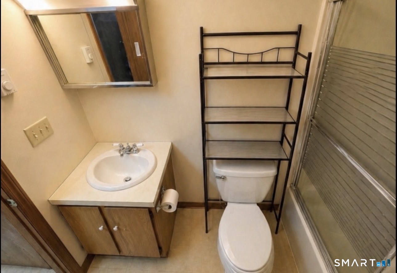 975 Meriden, Waterbury, 06705, 1 Bedroom Bedrooms, 0 ,1 BathroomBathrooms,Condo/co-op For Sale,For Sale,Meriden,0,24171091