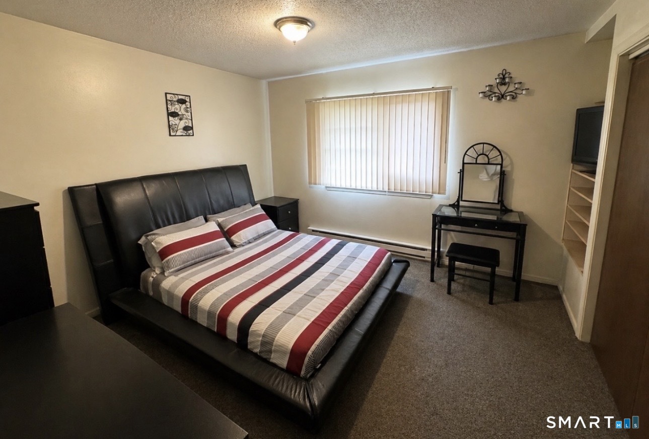 975 Meriden, Waterbury, 06705, 2 Bedrooms Bedrooms, 0 ,1 BathroomBathrooms,Condo/co-op For Sale,For Sale,Meriden,0,24171125