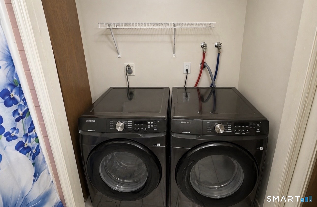975 Meriden, Waterbury, 06705, 2 Bedrooms Bedrooms, 0 ,1 BathroomBathrooms,Condo/co-op For Sale,For Sale,Meriden,0,24171125