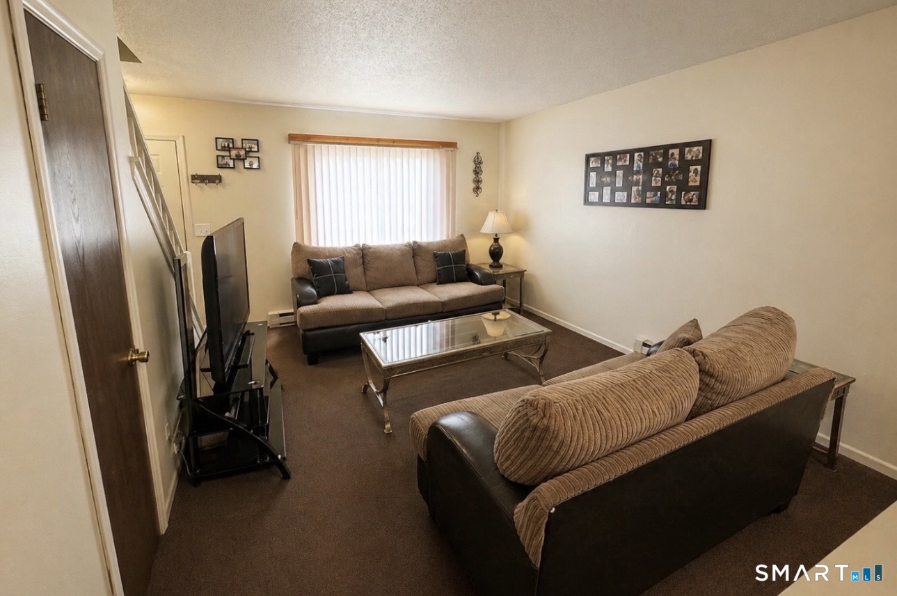 975 Meriden, Waterbury, 06705, 2 Bedrooms Bedrooms, 0 ,1 BathroomBathrooms,Condo/co-op For Sale,For Sale,Meriden,0,24171125