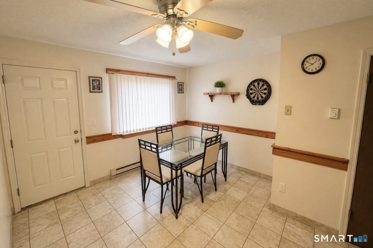 975 Meriden, Waterbury, 06705, 2 Bedrooms Bedrooms, 0 ,1 BathroomBathrooms,Condo/co-op For Sale,For Sale,Meriden,0,24171125