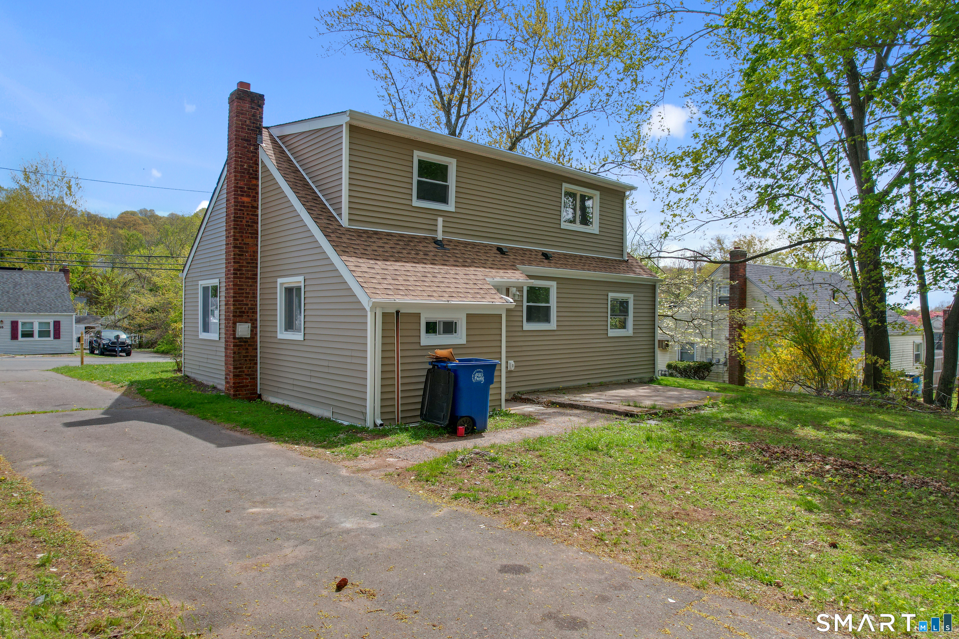 Photo 2 of 52 Glen Haven Road, New Haven, CT