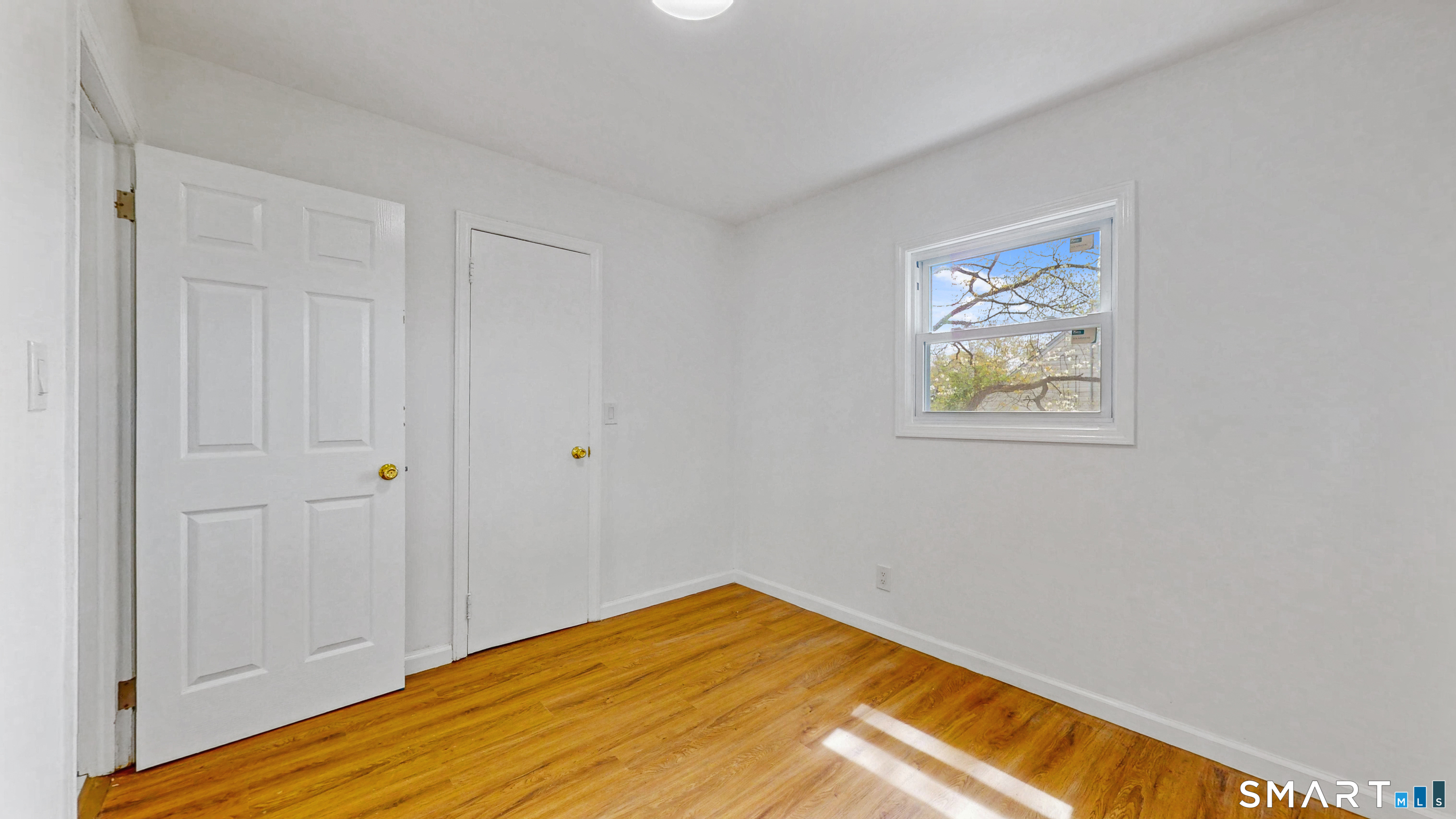 Photo 19 of 52 Glen Haven Road, New Haven, CT
