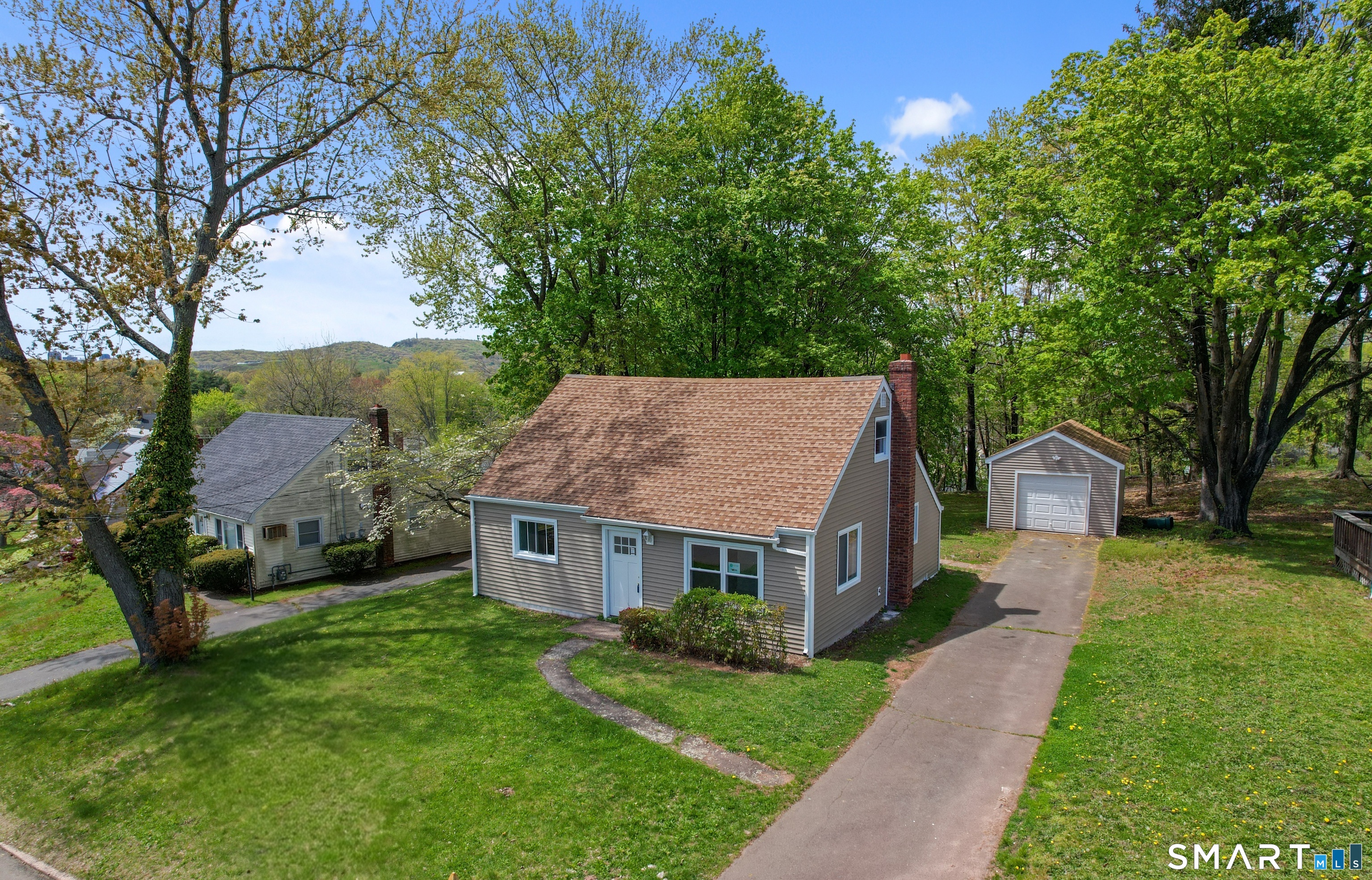 Photo 4 of 52 Glen Haven Road, New Haven, CT