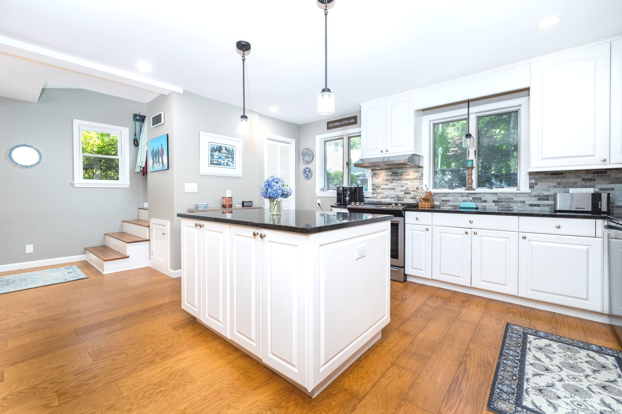424 Wakefield, Winchester, 06098, 5 Bedrooms Bedrooms, 0 ,2 BathroomsBathrooms,Single Family For Sale,For Sale,Wakefield,0,24171266