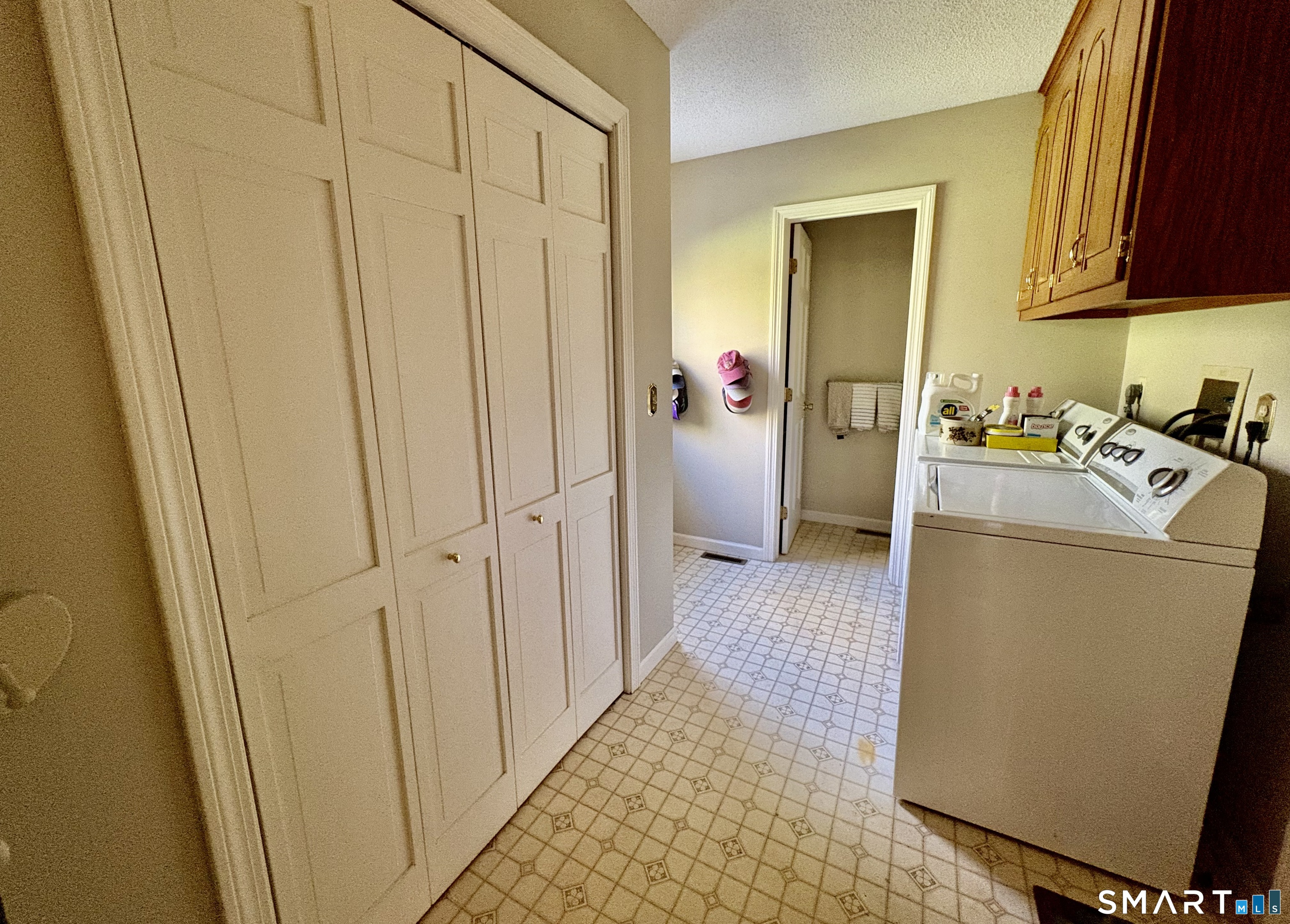 1094 Hopewell, Glastonbury, 06073, 4 Bedrooms Bedrooms, 0 ,2 BathroomsBathrooms,Single Family For Sale,For Sale,Hopewell,0,24171257