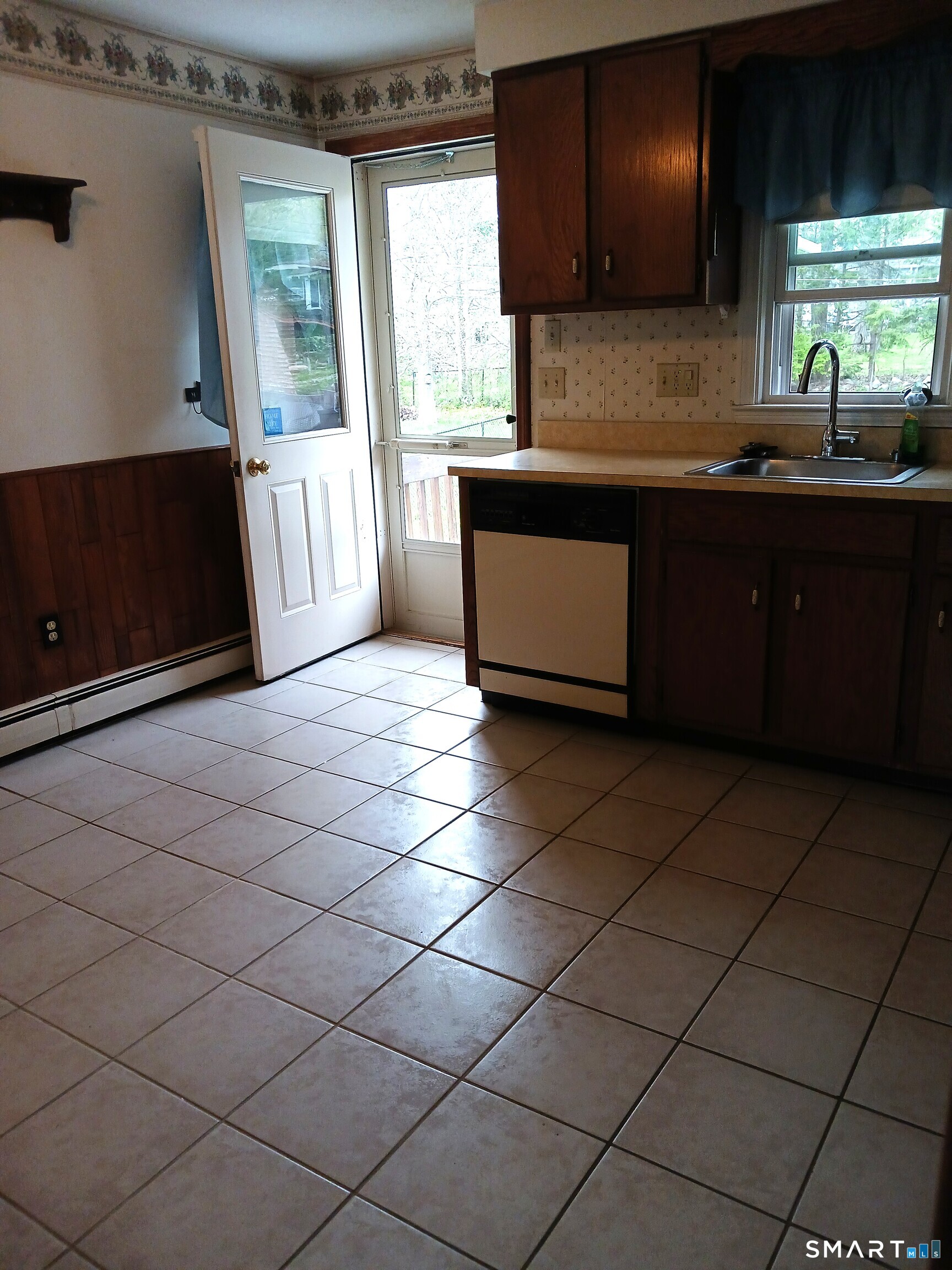 105 Concord, Torrington, 06790, 3 Bedrooms Bedrooms, 0 ,1 BathroomBathrooms,Single Family For Sale,For Sale,Concord,0,24155608