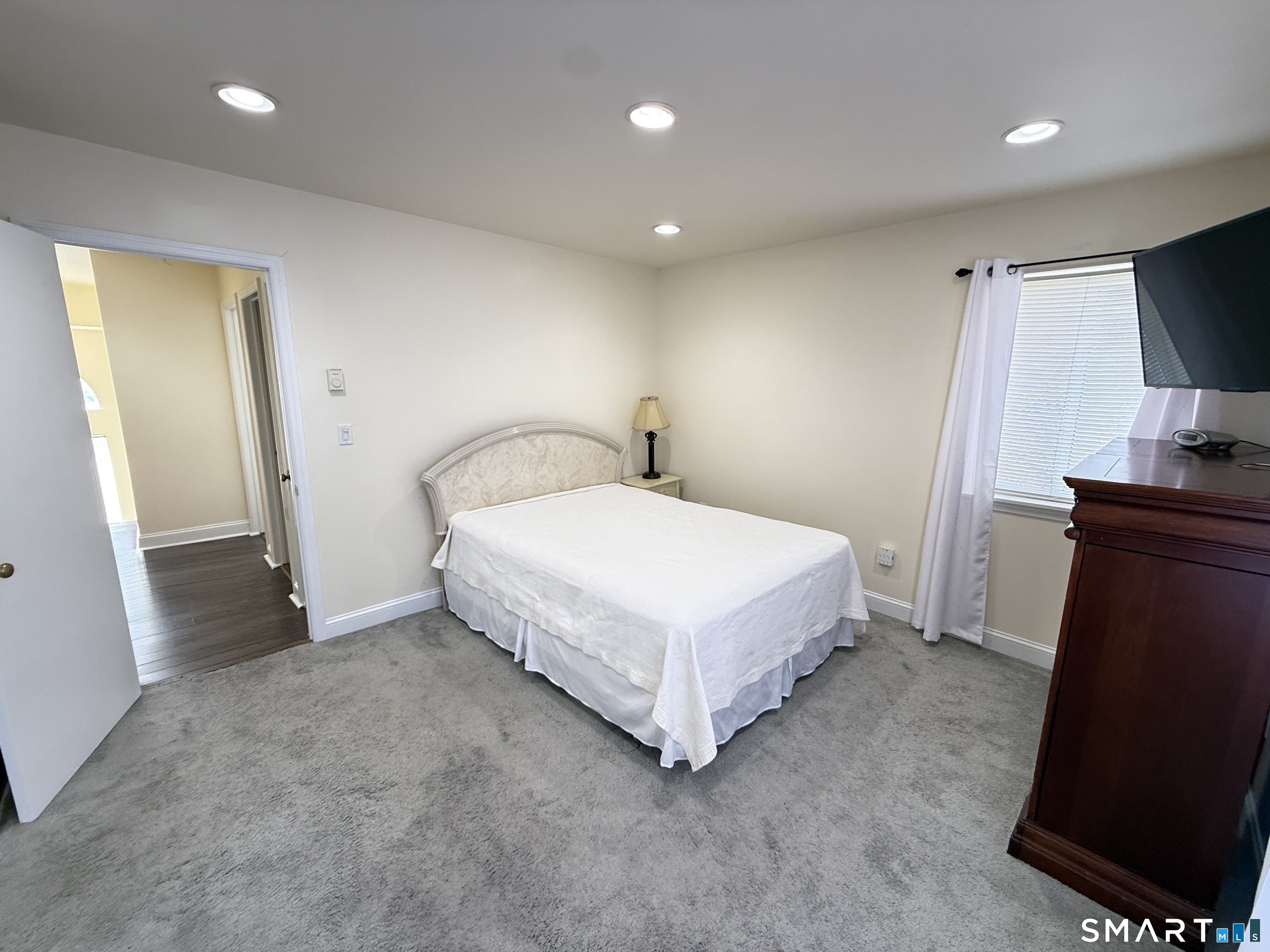 147 Hamden, Waterbury, 06704, 2 Bedrooms Bedrooms, 0 ,1 BathroomBathrooms,Condo/co-op For Sale,For Sale,Hamden,0,24171470