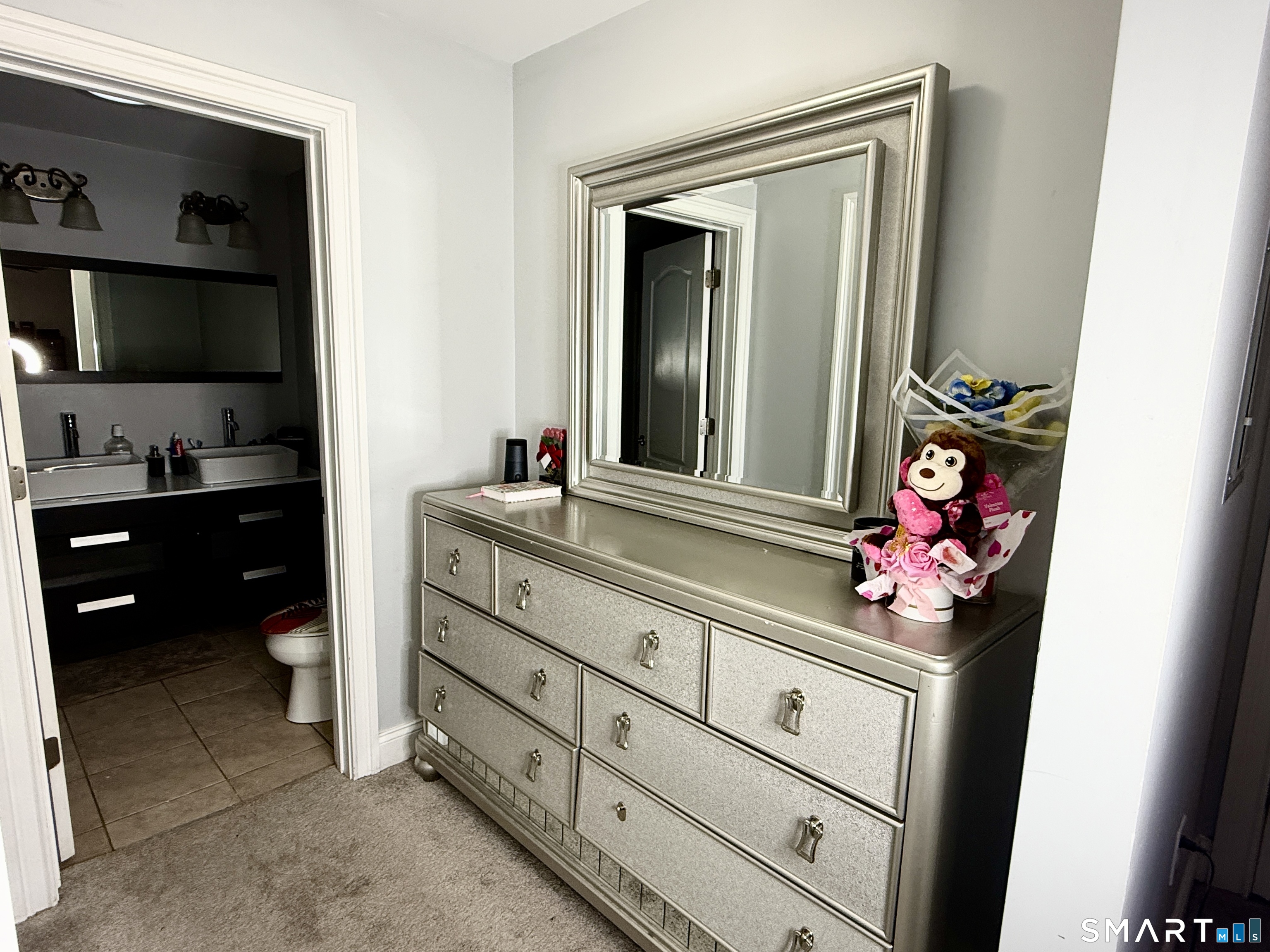461 Bank, New London, 06320, 2 Bedrooms Bedrooms, 0 ,2 BathroomsBathrooms,Condo/co-op For Sale,For Sale,Bank,0,24169836