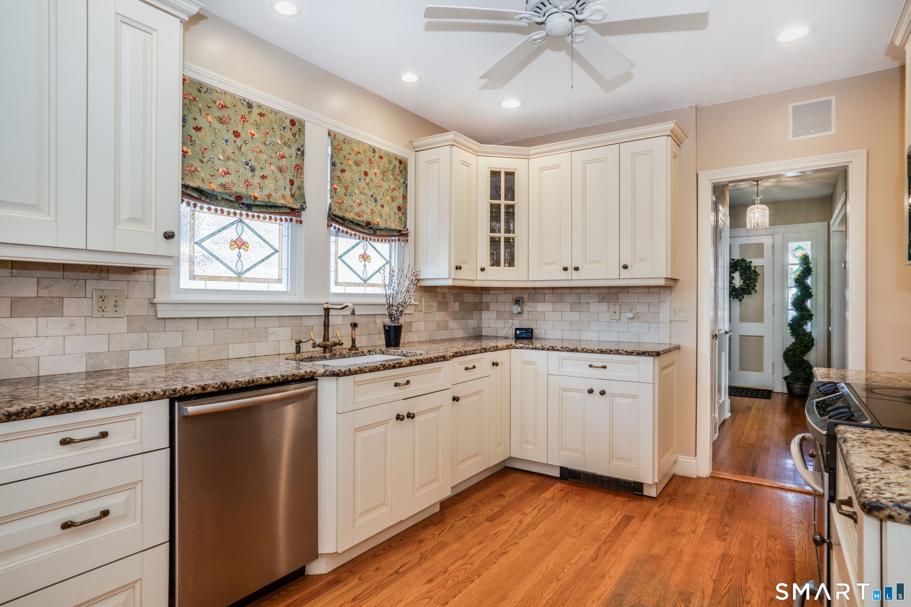 469 Fern, West Hartford, 06107, 4 Bedrooms Bedrooms, 0 ,2 BathroomsBathrooms,Single Family For Sale,For Sale,Fern,0,24171080