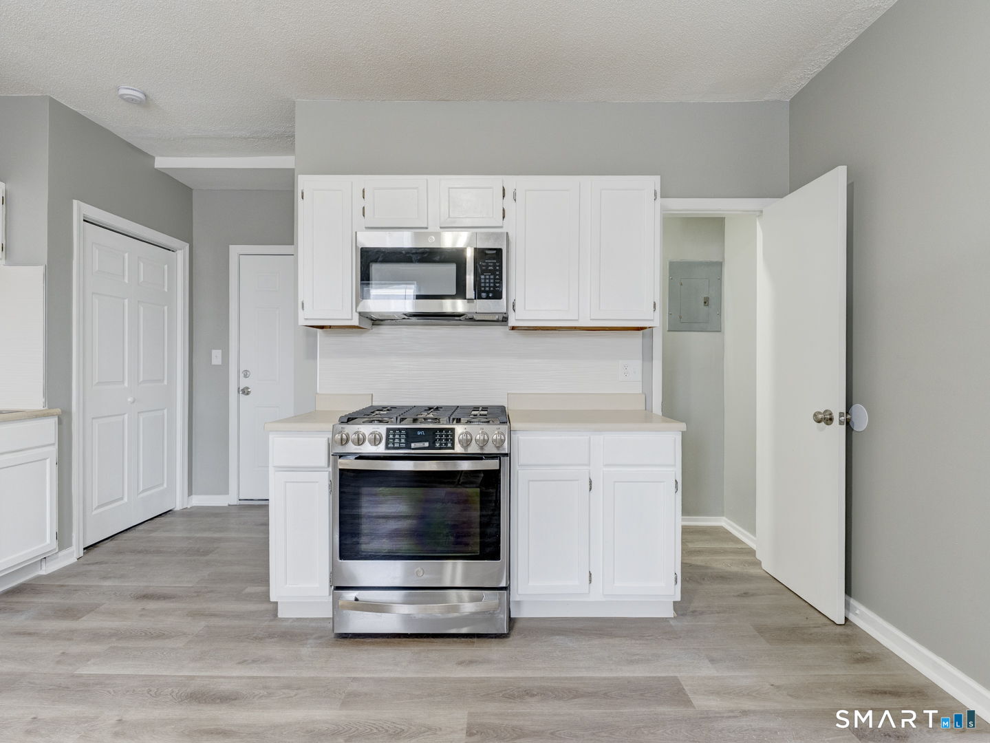 100 Broad, New Britain, 06053, 3 Bedrooms Bedrooms, 0 ,1 BathroomBathrooms,Residential Rental,For Sale,Broad,0,24171591