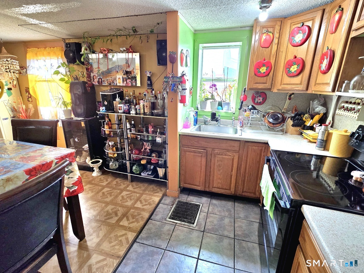 260-262 Burnside, East Hartford, 06108, 7 Bedrooms Bedrooms, 0 ,3 BathroomsBathrooms,Multi-family For Sale,For Sale,Burnside,0,24171500