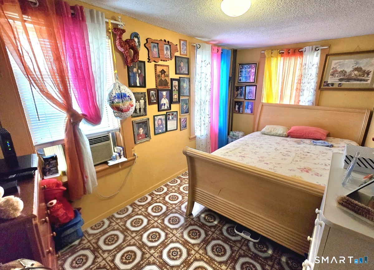 260-262 Burnside, East Hartford, 06108, 7 Bedrooms Bedrooms, 0 ,3 BathroomsBathrooms,Multi-family For Sale,For Sale,Burnside,0,24171500