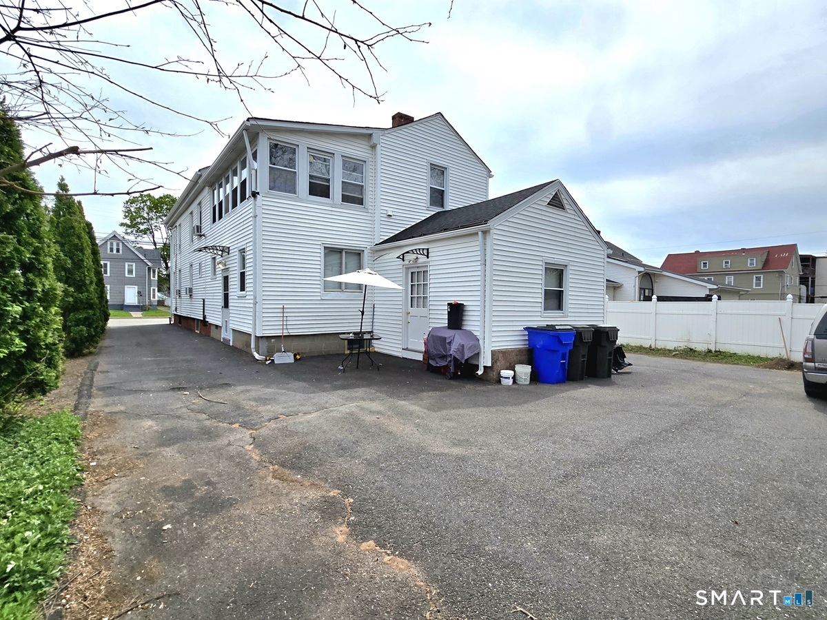 260-262 Burnside, East Hartford, 06108, 7 Bedrooms Bedrooms, 0 ,3 BathroomsBathrooms,Multi-family For Sale,For Sale,Burnside,0,24171500