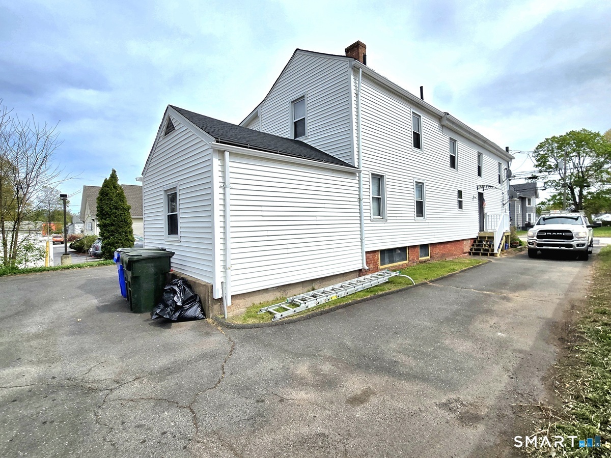 260-262 Burnside, East Hartford, 06108, 7 Bedrooms Bedrooms, 0 ,3 BathroomsBathrooms,Multi-family For Sale,For Sale,Burnside,0,24171500