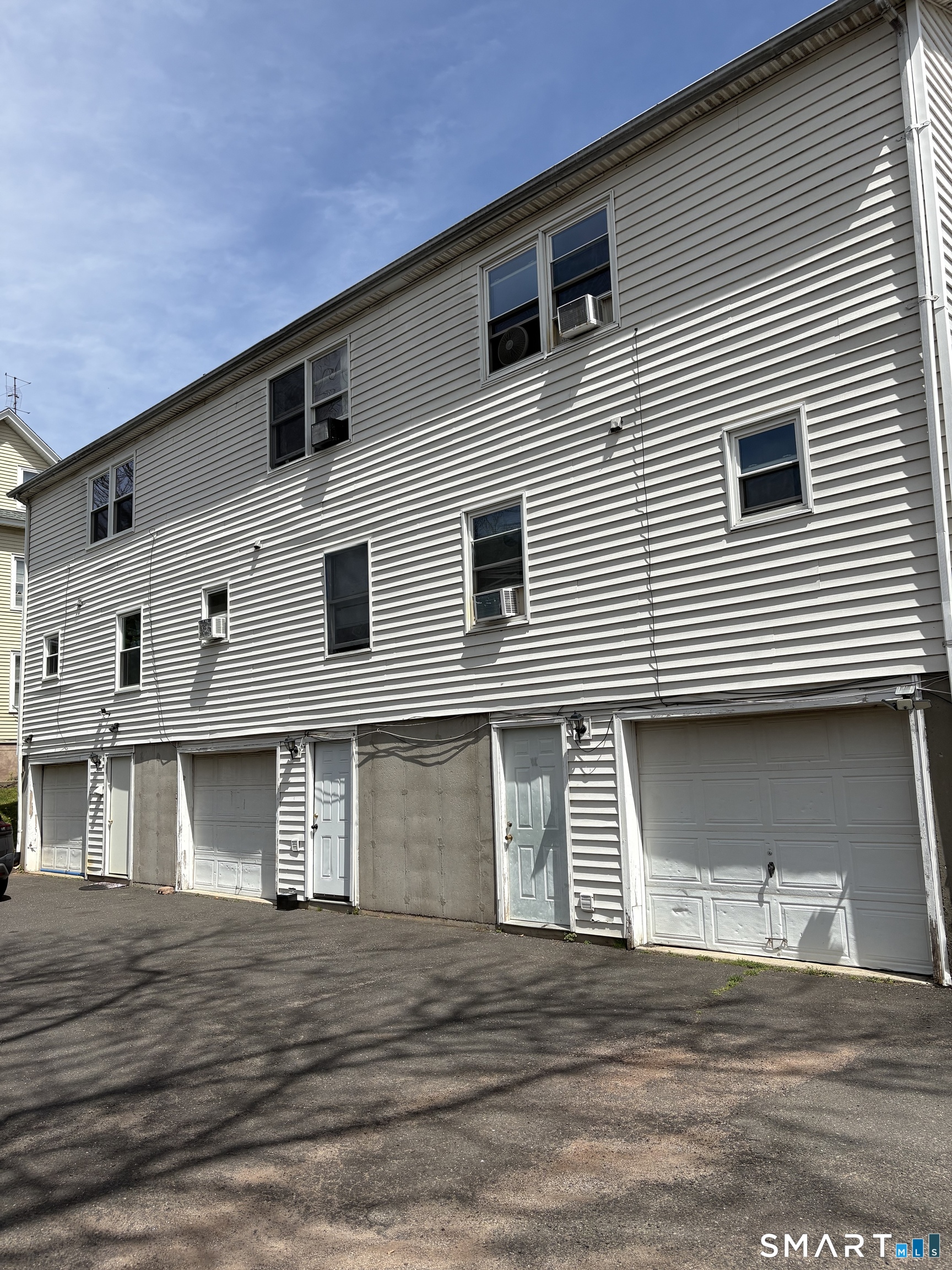 227 Main, Middletown, 06457, 9 Bedrooms Bedrooms, 0 ,3 BathroomsBathrooms,Multi-family For Sale,For Sale,Main,0,24171799