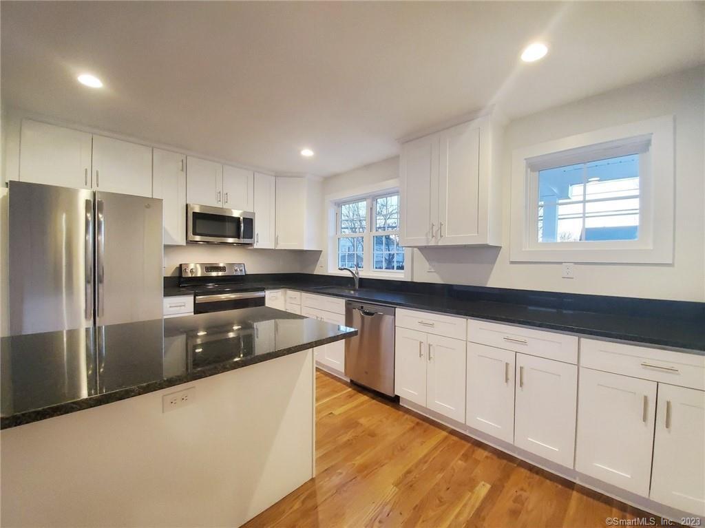 30 Ferris Avenue, Norwalk, Connecticut photo 1