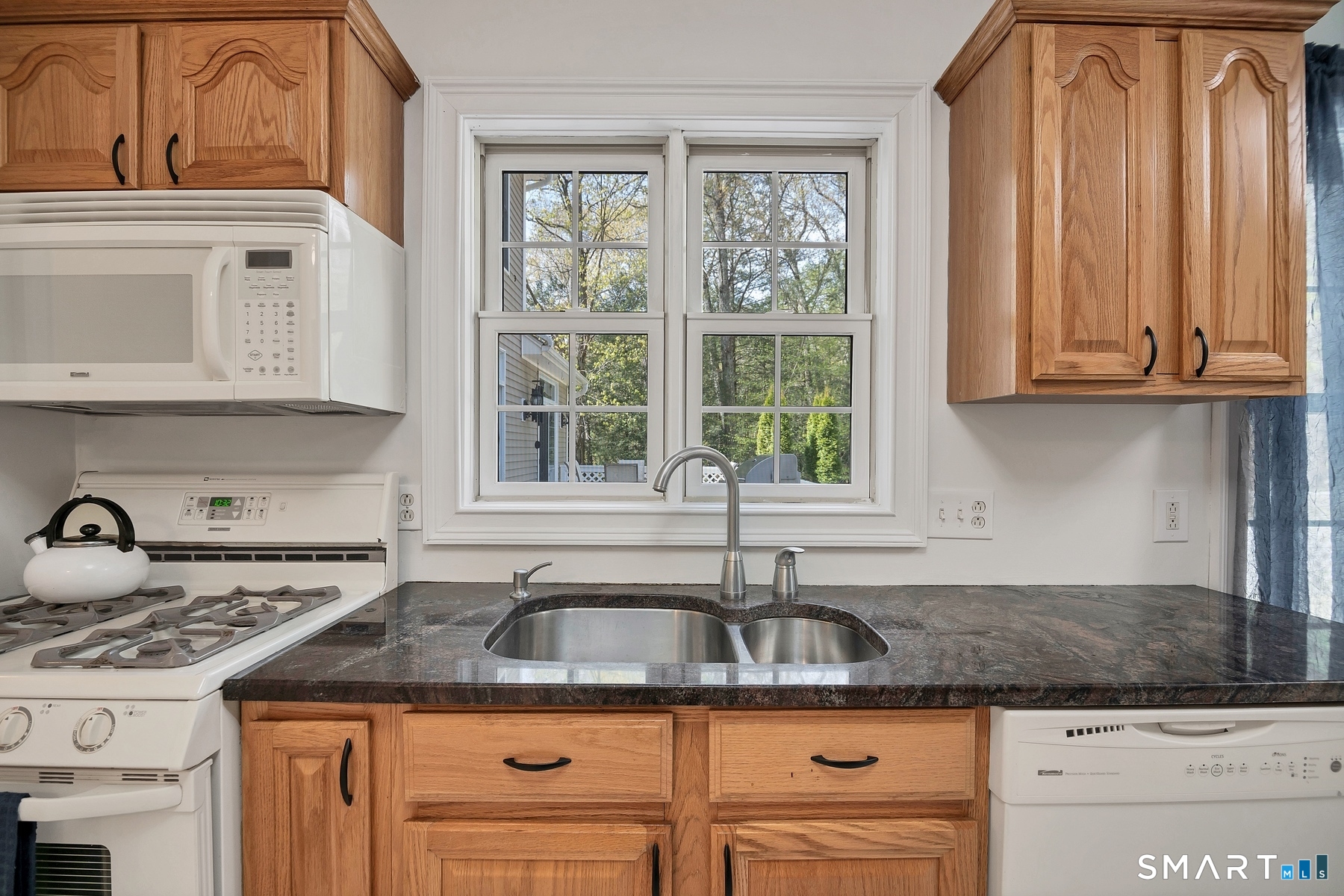 17 Carriage, Woodbury, 06798, 5 Bedrooms Bedrooms, 0 ,3 BathroomsBathrooms,Single Family For Sale,For Sale,Carriage,0,24171620