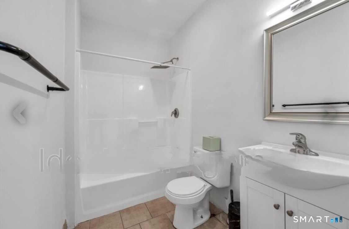 37-39 Elliott, Hartford, 06114, 3 Bedrooms Bedrooms, 0 ,1 BathroomBathrooms,Residential Rental,For Sale,Elliott,0,24171618