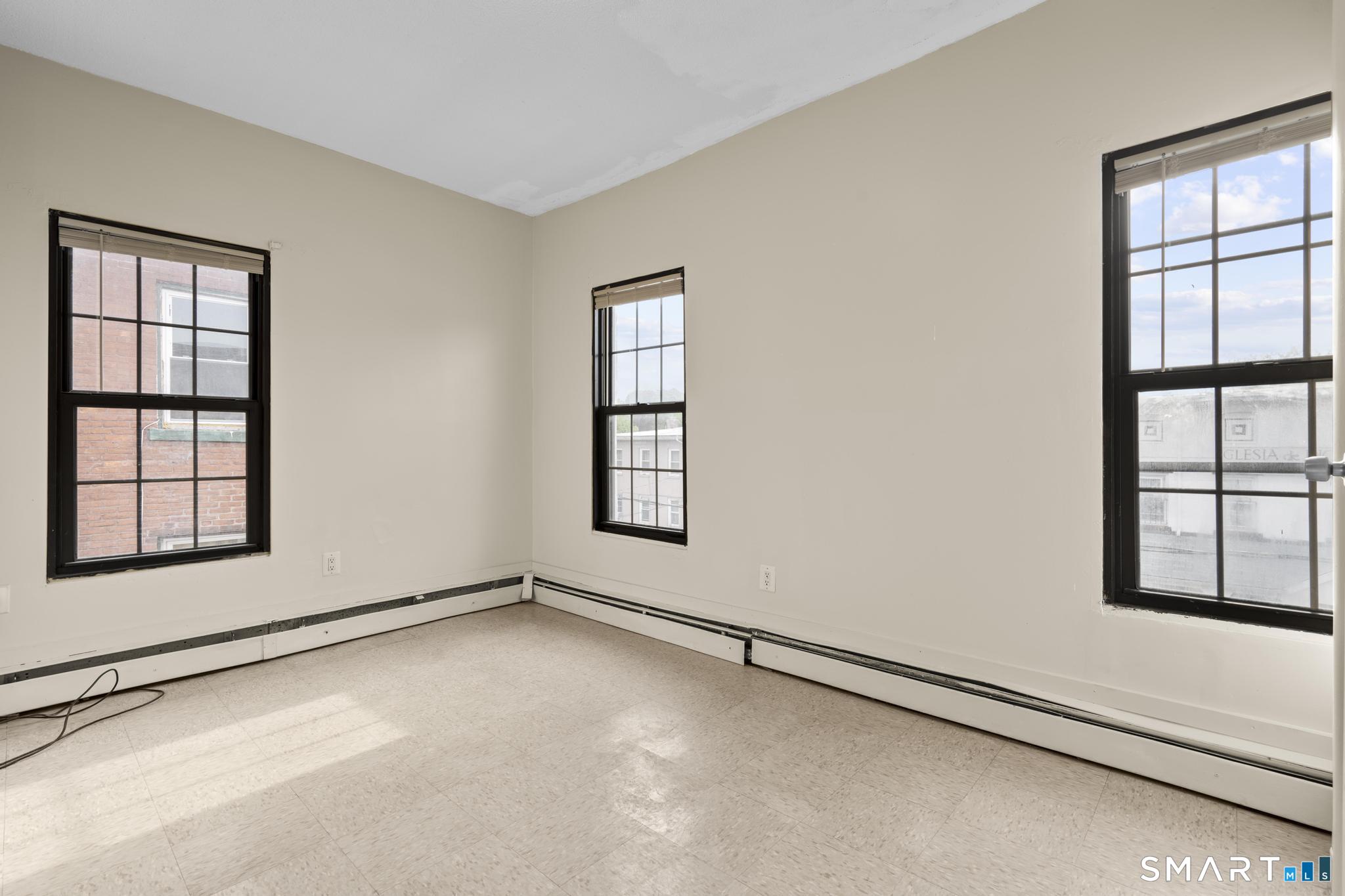 26-28 Lawrence, Hartford, 06106, 2 Bedrooms Bedrooms, 0 ,1 BathroomBathrooms,Residential Rental,For Sale,Lawrence,0,24171107