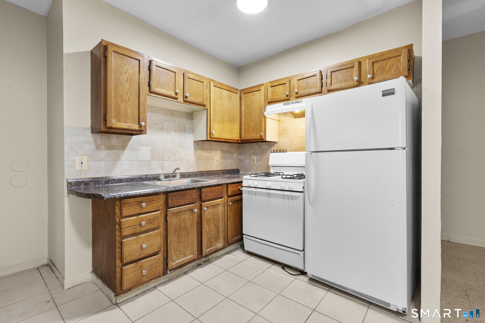 26-28 Lawrence, Hartford, 06106, 2 Bedrooms Bedrooms, 0 ,1 BathroomBathrooms,Residential Rental,For Sale,Lawrence,0,24171107