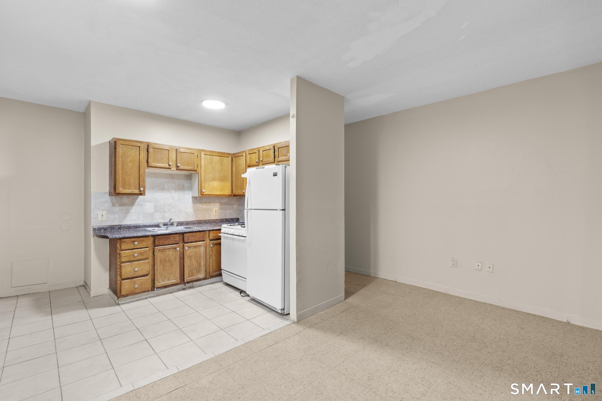 26-28 Lawrence, Hartford, 06106, 2 Bedrooms Bedrooms, 0 ,1 BathroomBathrooms,Residential Rental,For Sale,Lawrence,0,24171107