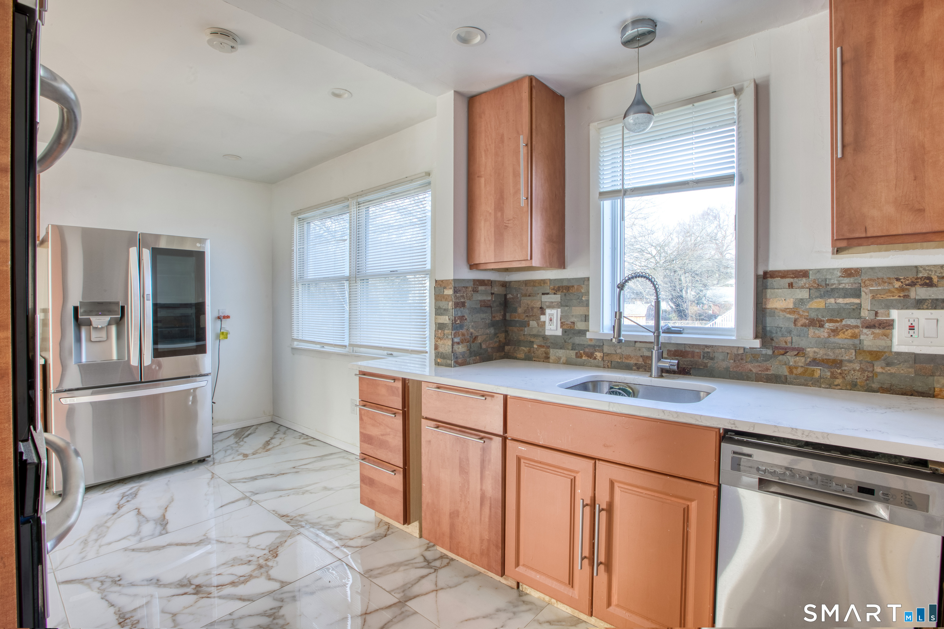 24 Hollow Wood, Greenwich, 06831, 3 Bedrooms Bedrooms, 0 ,2 BathroomsBathrooms,Residential Rental,For Sale,Hollow Wood,0,24171951