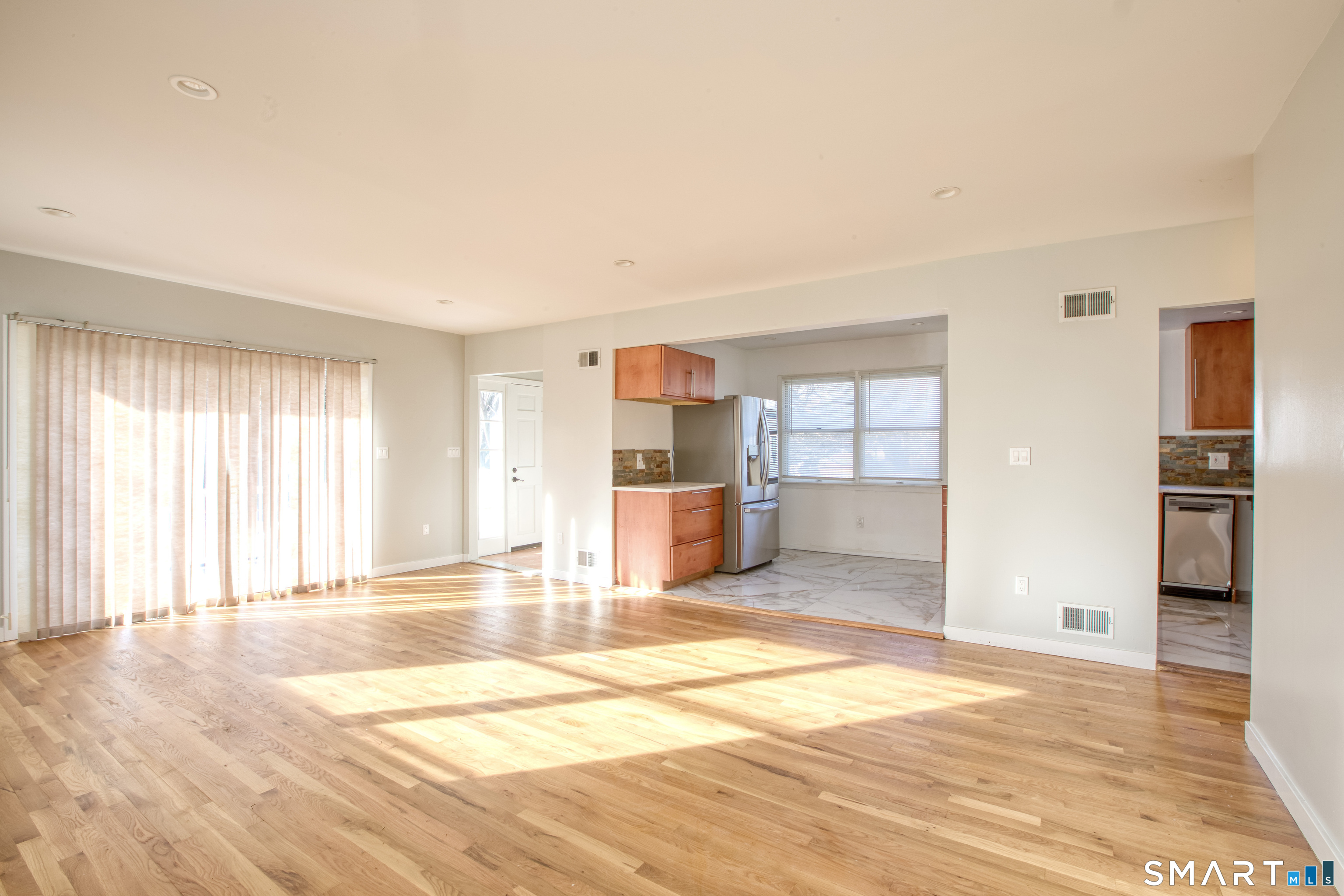 24 Hollow Wood, Greenwich, 06831, 3 Bedrooms Bedrooms, 0 ,2 BathroomsBathrooms,Residential Rental,For Sale,Hollow Wood,0,24171951