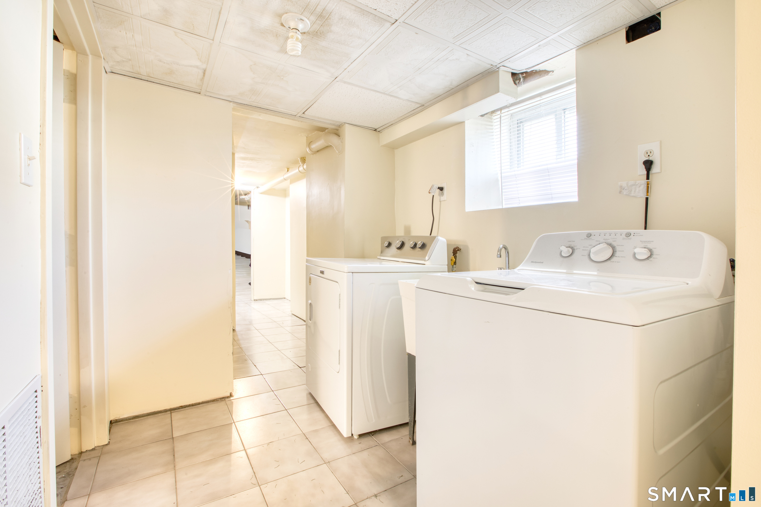 24 Hollow Wood, Greenwich, 06831, 3 Bedrooms Bedrooms, 0 ,2 BathroomsBathrooms,Residential Rental,For Sale,Hollow Wood,0,24171951