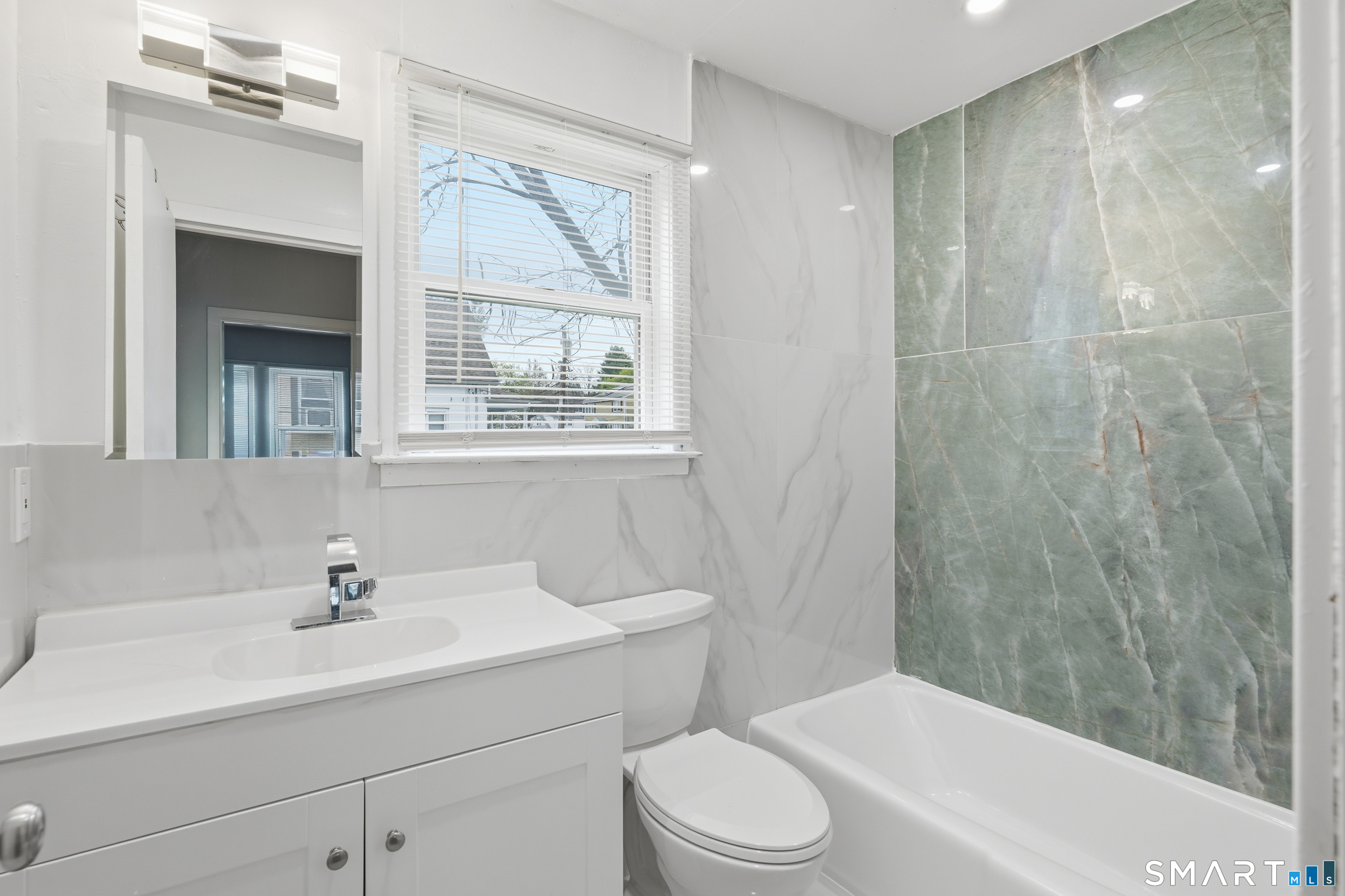 24 Hollow Wood, Greenwich, 06831, 3 Bedrooms Bedrooms, 0 ,2 BathroomsBathrooms,Residential Rental,For Sale,Hollow Wood,0,24171951