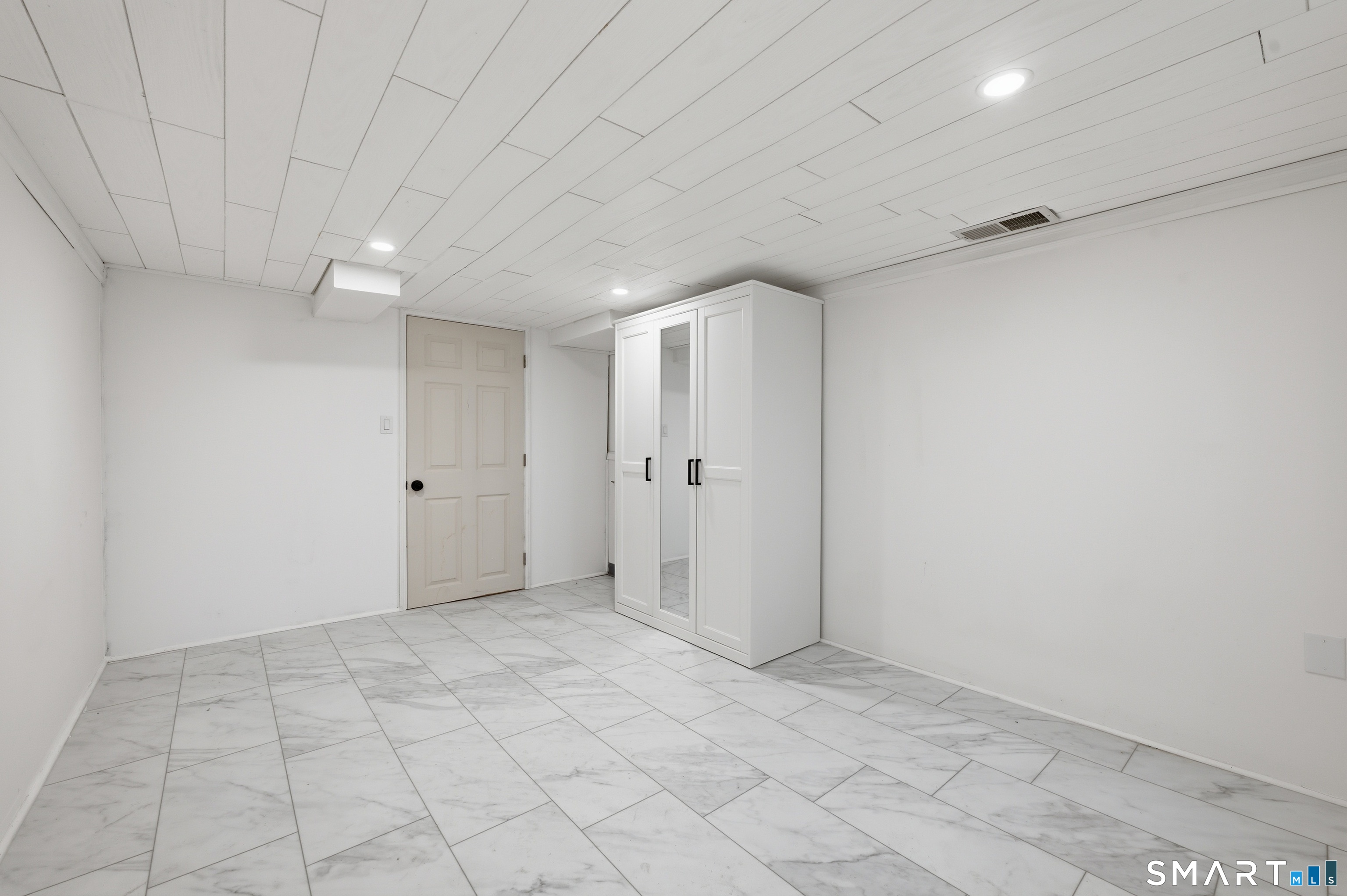 24 Hollow Wood, Greenwich, 06831, 3 Bedrooms Bedrooms, 0 ,2 BathroomsBathrooms,Residential Rental,For Sale,Hollow Wood,0,24171951