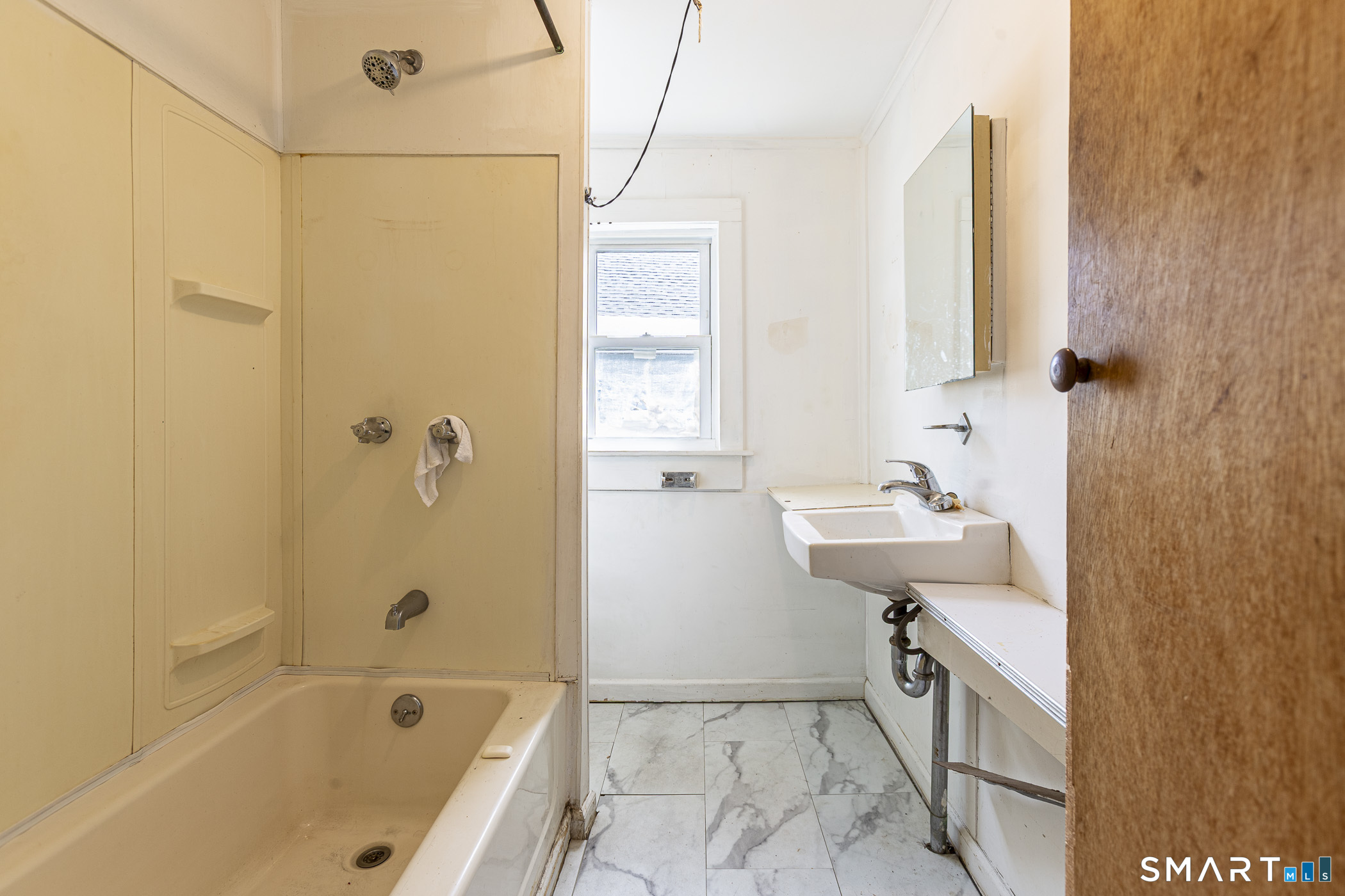 71 Blackhall, New London, 06320, 4 Bedrooms Bedrooms, 0 ,3 BathroomsBathrooms,Multi-family For Sale,For Sale,Blackhall,0,24172041