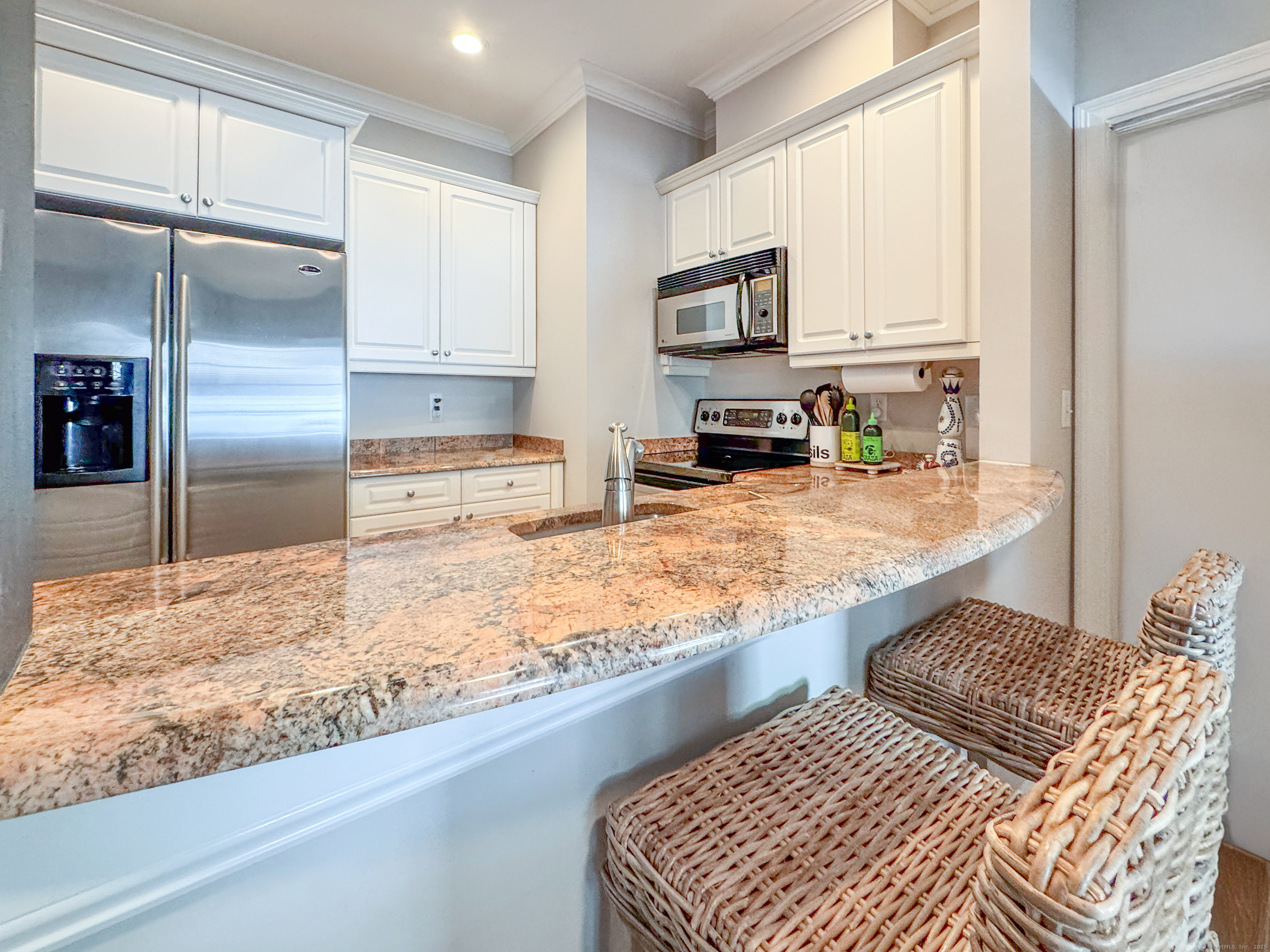 20 Cross, Westport, 06880, 2 Bedrooms Bedrooms, 0 ,2 BathroomsBathrooms,Residential Rental,For Sale,Cross,0,24172100