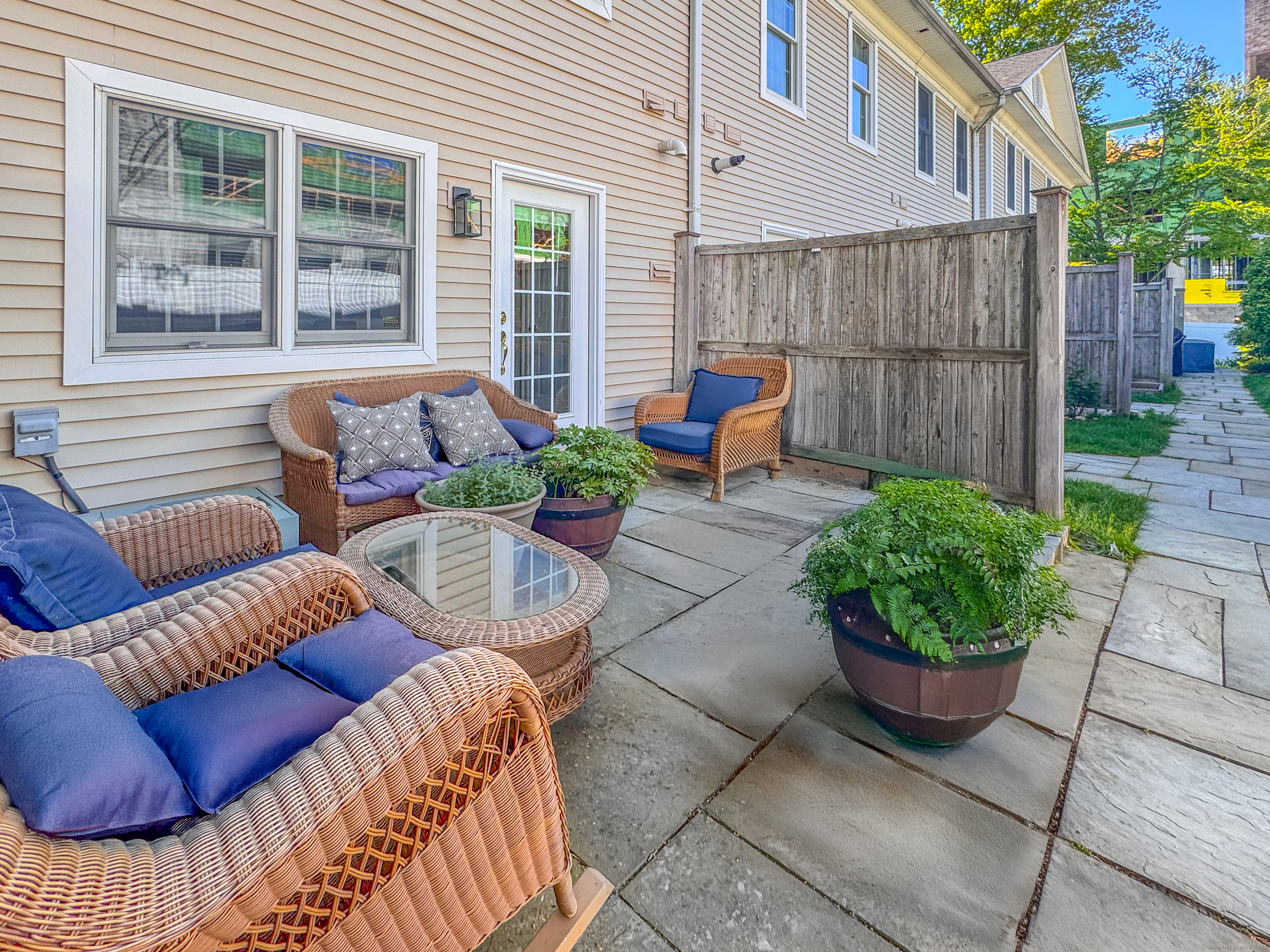 20 Cross, Westport, 06880, 2 Bedrooms Bedrooms, 0 ,2 BathroomsBathrooms,Residential Rental,For Sale,Cross,0,24172100