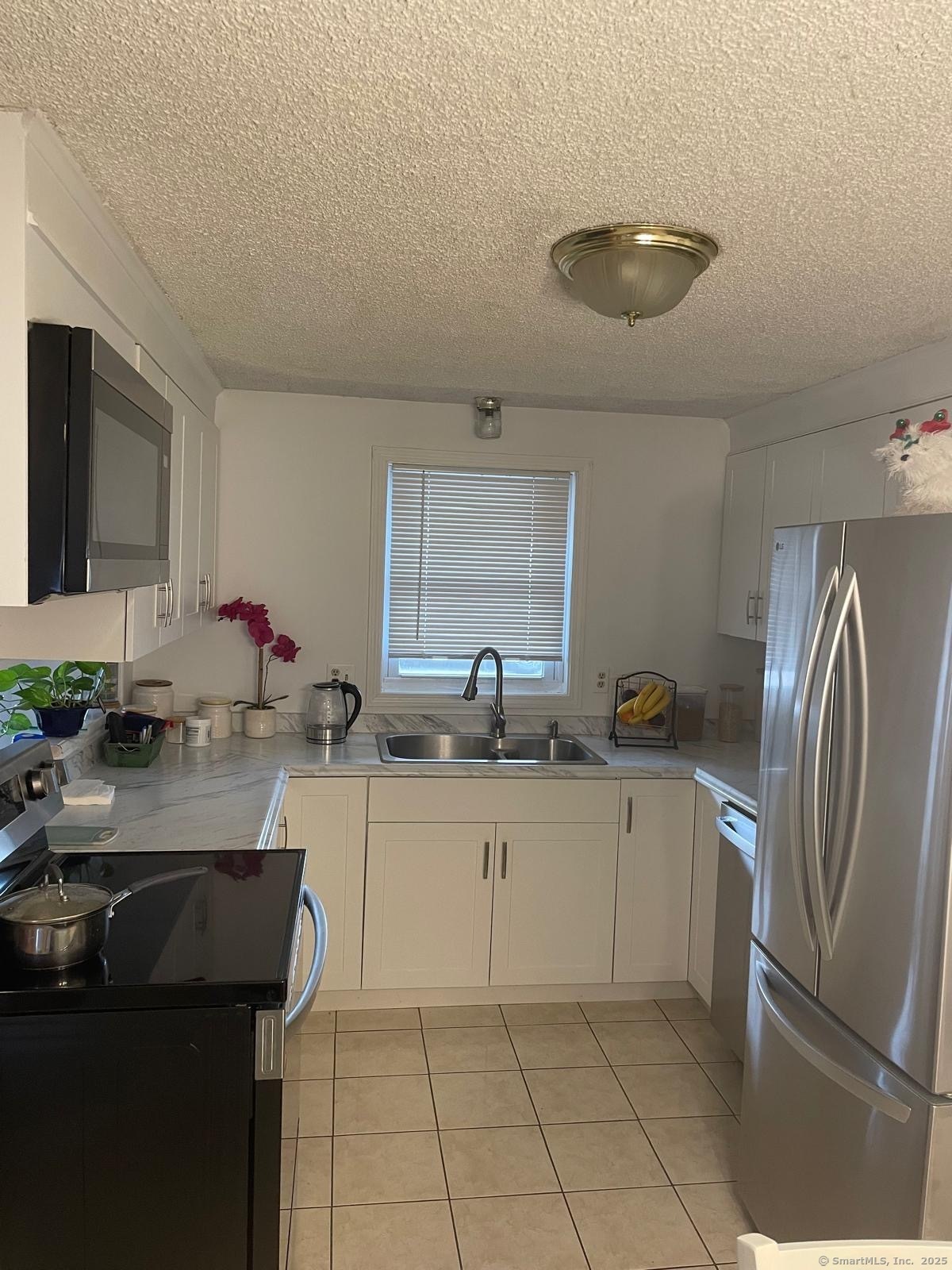 22 Leslie, Stamford, 06902, 2 Bedrooms Bedrooms, 0 ,1 BathroomBathrooms,Residential Rental,For Sale,Leslie,0,24172261