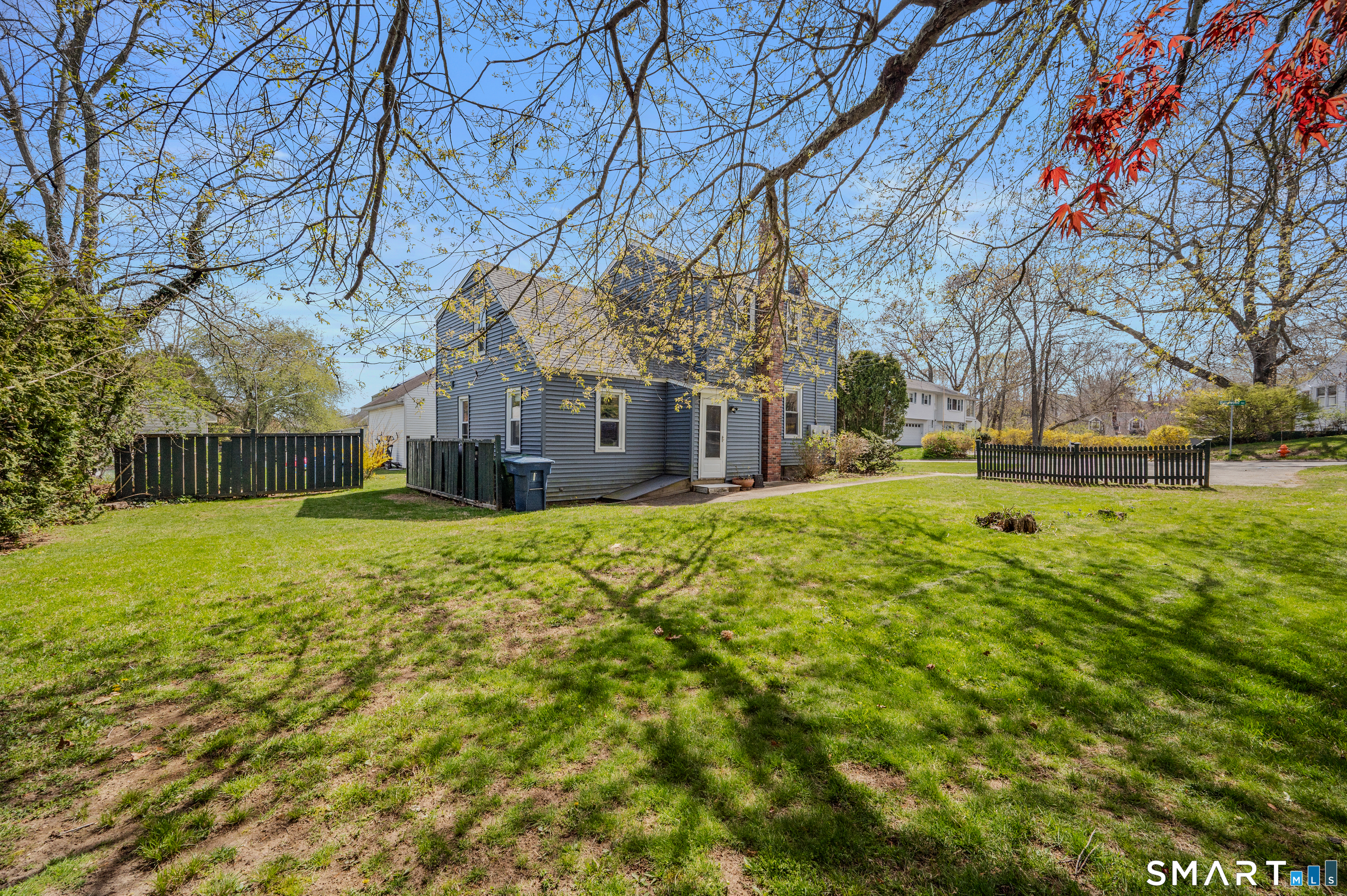 Homes for sale in Waterford, CT | 23 Ridgewood Ave, Waterford, CT 06385 | MLS# 24170288