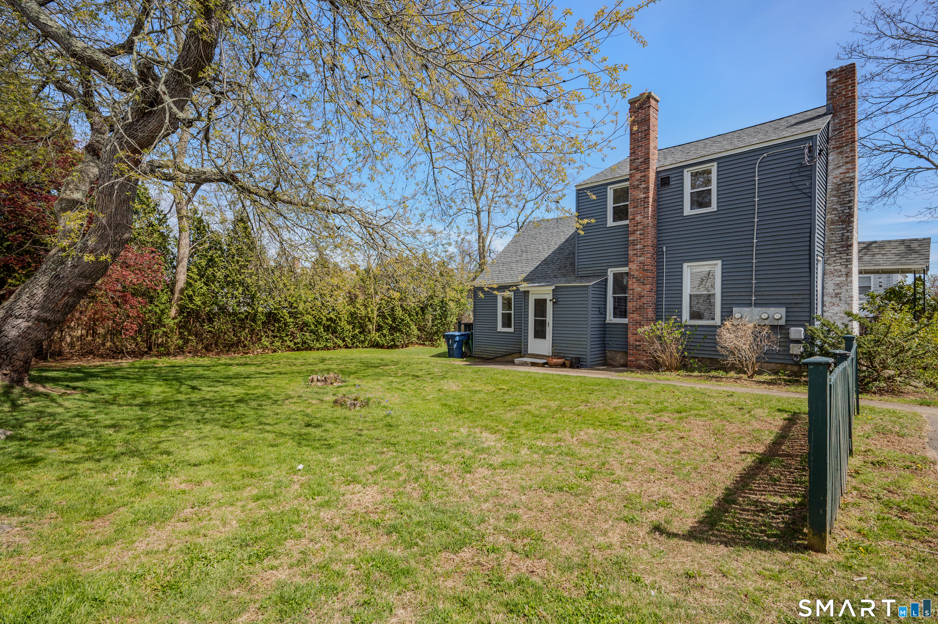 Homes for sale in Waterford, CT | 23 Ridgewood Ave, Waterford, CT 06385 | MLS# 24170288