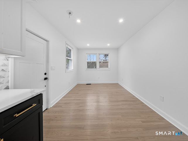 20 Oakridge, Trumbull, 06611, 4 Bedrooms Bedrooms, 0 ,3 BathroomsBathrooms,Residential Rental,For Sale,Oakridge,0,24172333