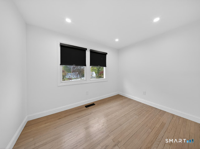 20 Oakridge, Trumbull, 06611, 4 Bedrooms Bedrooms, 0 ,3 BathroomsBathrooms,Residential Rental,For Sale,Oakridge,0,24172333