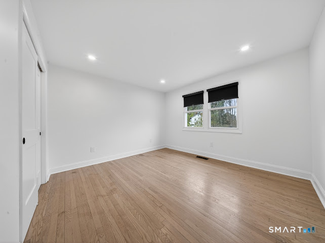 20 Oakridge, Trumbull, 06611, 4 Bedrooms Bedrooms, 0 ,3 BathroomsBathrooms,Residential Rental,For Sale,Oakridge,0,24172333