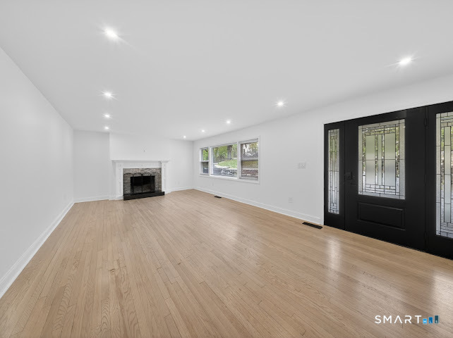 20 Oakridge, Trumbull, 06611, 4 Bedrooms Bedrooms, 0 ,3 BathroomsBathrooms,Residential Rental,For Sale,Oakridge,0,24172333