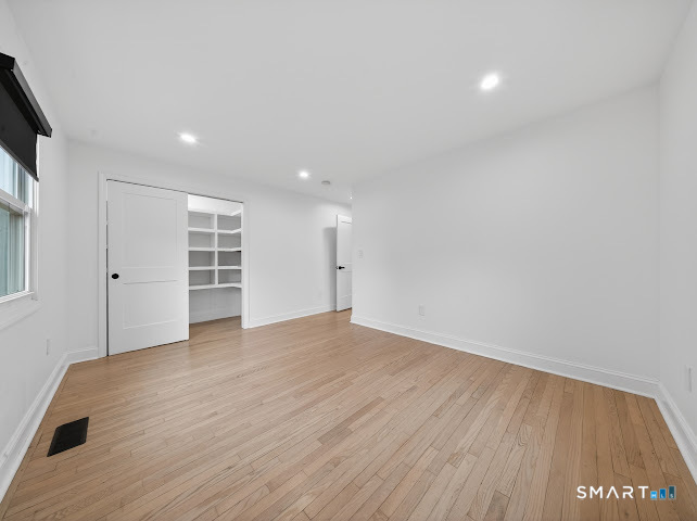 20 Oakridge, Trumbull, 06611, 4 Bedrooms Bedrooms, 0 ,3 BathroomsBathrooms,Residential Rental,For Sale,Oakridge,0,24172333