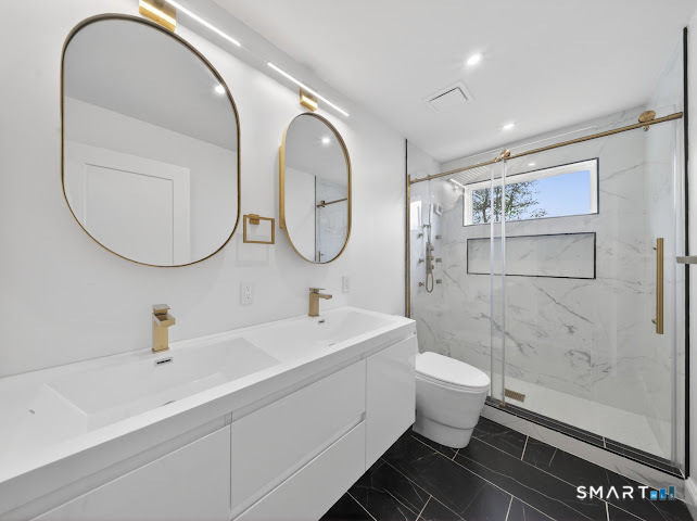20 Oakridge, Trumbull, 06611, 4 Bedrooms Bedrooms, 0 ,3 BathroomsBathrooms,Residential Rental,For Sale,Oakridge,0,24172333